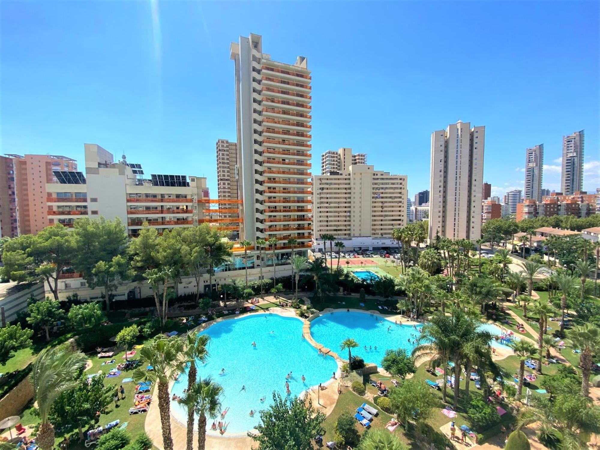 Gemelos 22-1-16 Benidorm Buitenkant foto