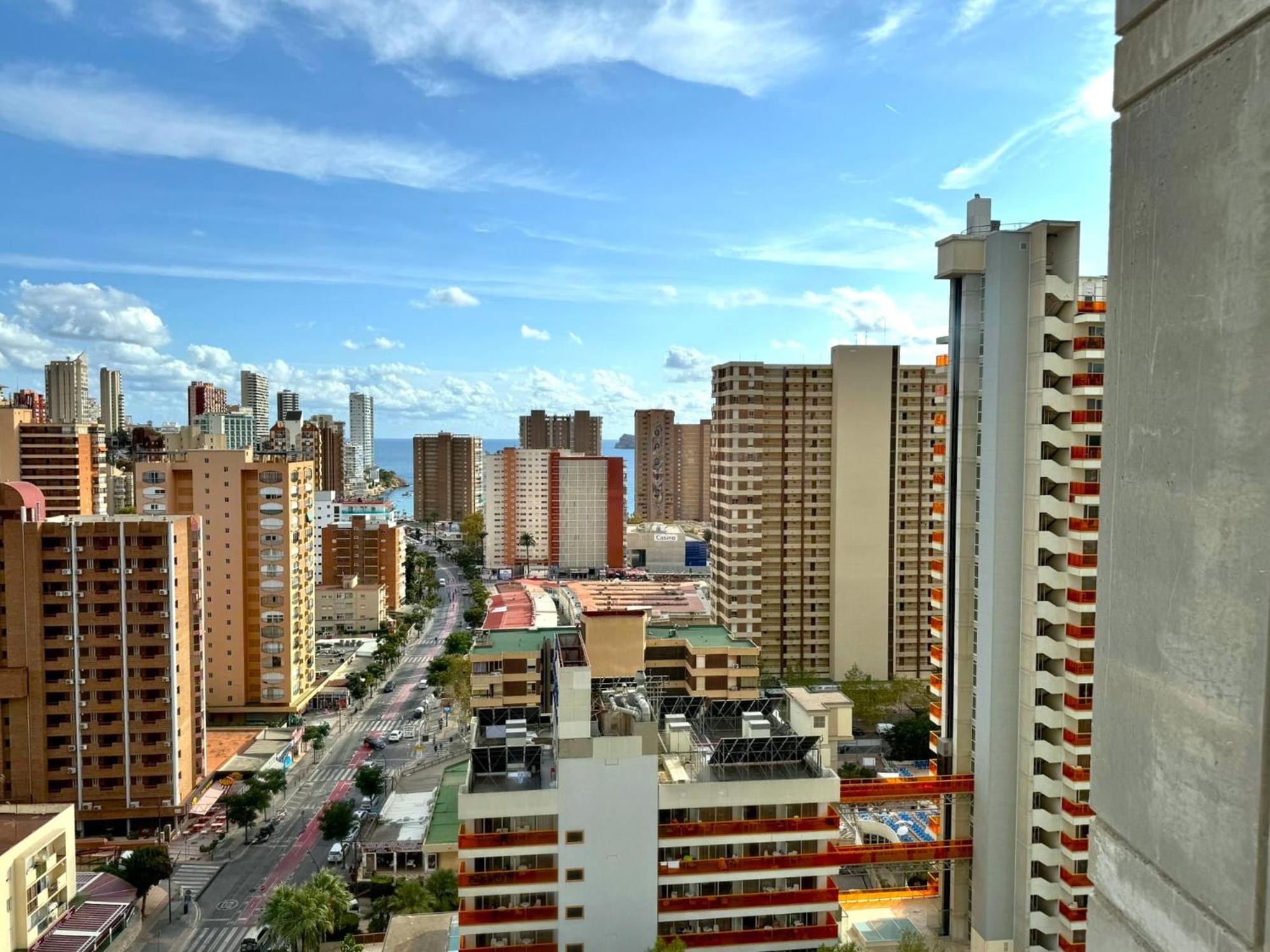 Gemelos 22-1-16 Benidorm Buitenkant foto